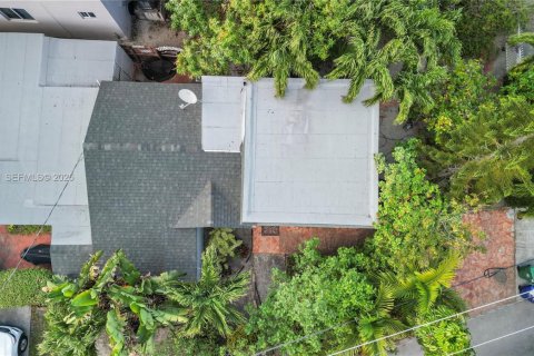 Casa en alquiler en Miami, Florida, 2 dormitorios, 133.97 m2 № 1991825 - foto 17