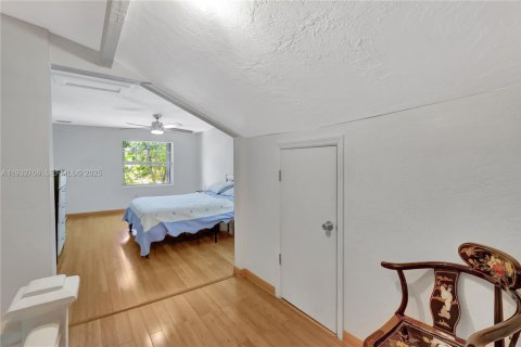 Casa en alquiler en Miami, Florida, 2 dormitorios, 133.97 m2 № 1991825 - foto 12