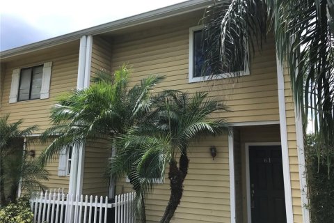 Condominio en alquiler en Land O' Lakes, Florida, 2 dormitorios, 95.88 m2 № 1903359 - foto 1
