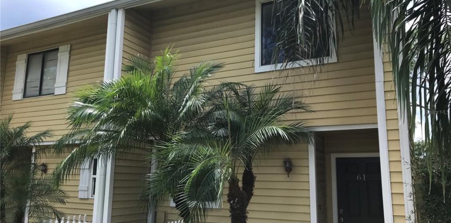 Condominio en Land O' Lakes, Florida, 2 dormitorios № 1903359