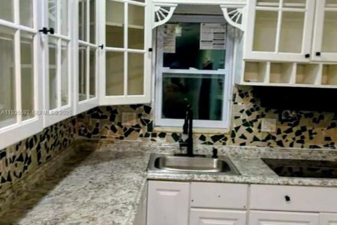 Casa en alquiler en North Lauderdale, Florida, 3 dormitorios, 106.93 m2 № 1993710 - foto 7