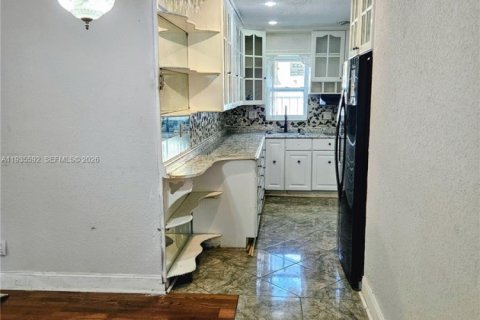 Снять в аренду виллу или дом в Норт-Лодердейл, Флорида 3 спальни, 106.93м2, № 1993710 - фото 24