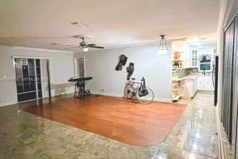 Casa en alquiler en North Lauderdale, Florida, 3 dormitorios, 106.93 m2 № 1993710 - foto 5