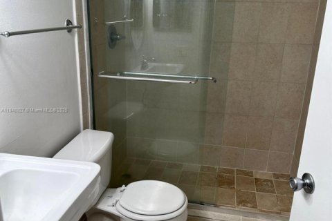 Condo in Miami, Florida, 2 bedrooms  № 1888850 - photo 11