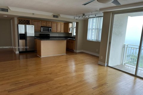 Condo in Miami, Florida, 2 bedrooms  № 1888850 - photo 10