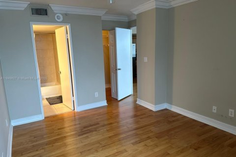 Condo in Miami, Florida, 2 bedrooms  № 1888850 - photo 6