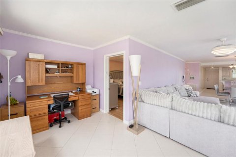 Condo in Gulfport, Florida, 2 bedrooms  № 1805347 - photo 17