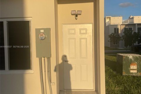 Appartement à louer à Homestead, Floride: 1 chambre, 37.16 m2 № 2010269 - photo 11