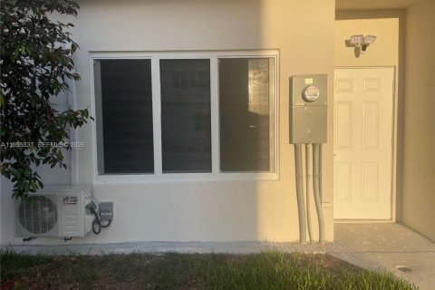 Appartement à louer à Homestead, Floride: 1 chambre, 37.16 m2 № 2010269 - photo 12