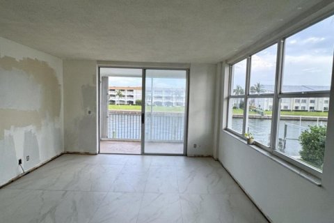 Condo in North Palm Beach, Florida, 2 bedrooms № 2176779 - photo 11