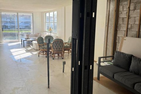 Condo in North Palm Beach, Florida, 2 bedrooms № 2176779 - photo 13