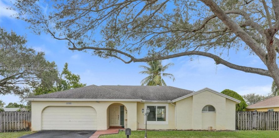 Villa ou maison à Cooper City, Floride 3 chambres, 181.25 m2 № 2009633