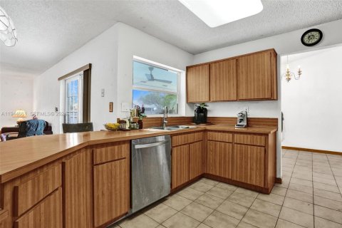 Villa ou maison à vendre à Cooper City, Floride: 3 chambres, 181.25 m2 № 2009633 - photo 18