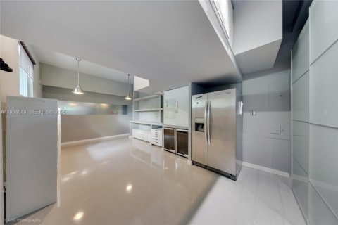 Villa ou maison à louer à Miami, Floride: 3 chambres, 215.72 m2 № 1982622 - photo 20