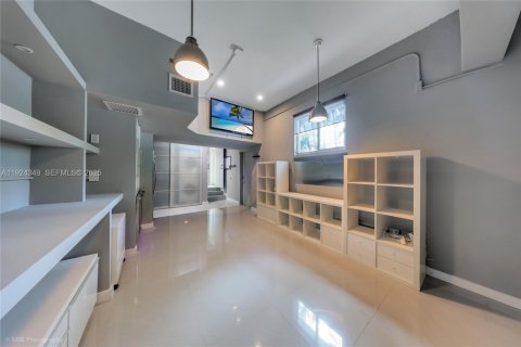 Villa ou maison à louer à Miami, Floride: 3 chambres, 215.72 m2 № 1982622 - photo 19