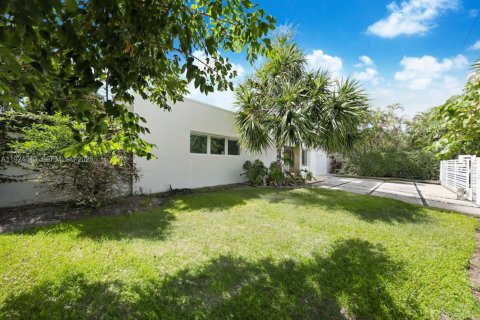 Villa ou maison à louer à Miami, Floride: 3 chambres, 215.72 m2 № 1982622 - photo 23