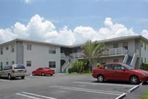 Appartement à Coral Springs, Floride 2 chambres, 606.74 m2 № 2303893