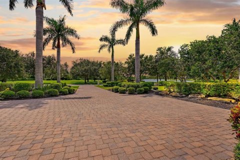 Villa ou maison à vendre à Lakewood Ranch, Floride: 3 chambres, 328.04 m2 № 1899908 - photo 3
