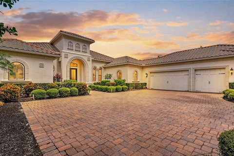 Villa ou maison à vendre à Lakewood Ranch, Floride: 3 chambres, 328.04 m2 № 1899908 - photo 2