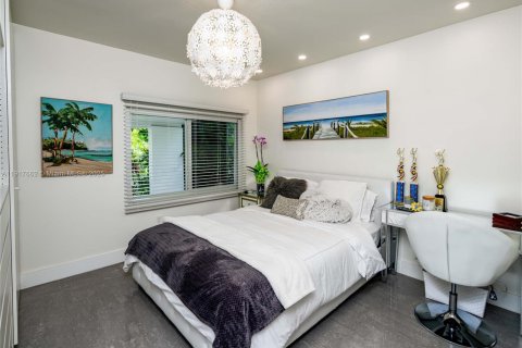 Casa en alquiler en Miami, Florida, 3 dormitorios, 235.79 m2 № 1972309 - foto 23