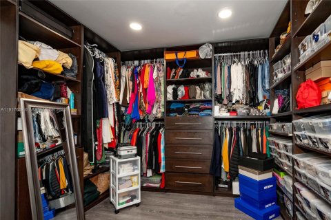 Casa en alquiler en Miami, Florida, 3 dormitorios, 235.79 m2 № 1972309 - foto 21