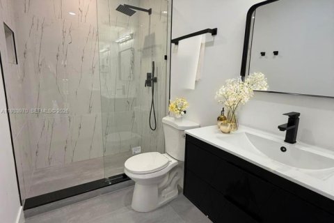 Condominio en alquiler en Pembroke Pines, Florida, 2 dormitorios, 91.51 m2 № 1998801 - foto 9