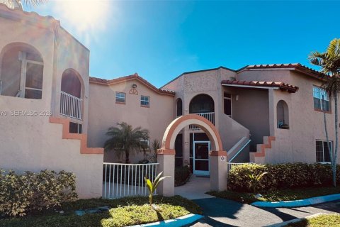 Condominio en Pembroke Pines, Florida, 2 dormitorios  № 1998801