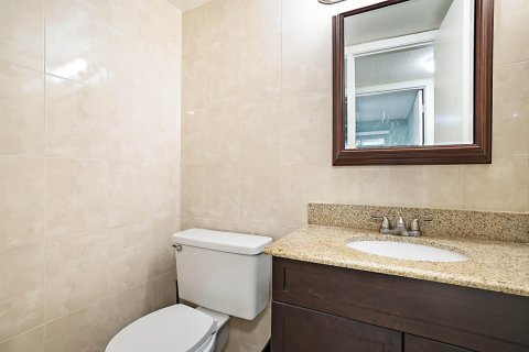 Condominio en venta en Deerfield Beach, Florida, 2 dormitorios, 78.13 m2 № 2242834 - foto 16