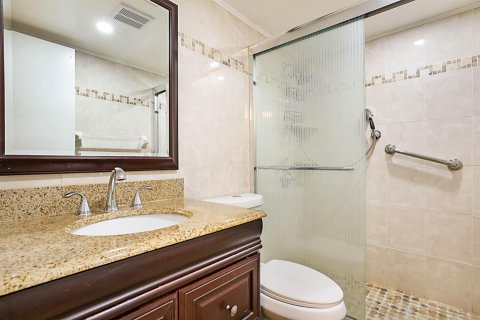 Condominio en venta en Deerfield Beach, Florida, 2 dormitorios, 78.13 m2 № 2242834 - foto 13