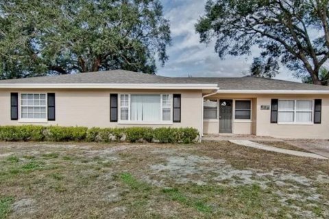Villa ou maison à Auburndale, Floride 34 chambres, 169.92 m2 № 2403271
