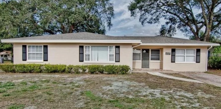 Villa ou maison à Auburndale, Floride 34 chambres, 169.92 m2 № 2403271