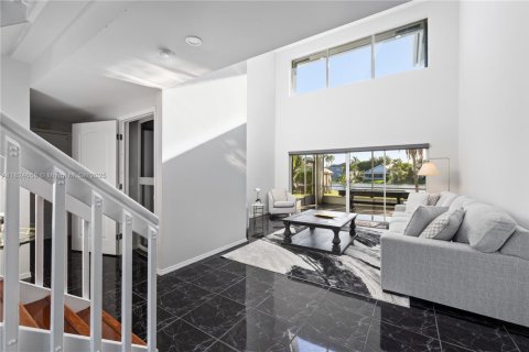 Villa ou maison à vendre à Pembroke Pines, Floride: 4 chambres, 300.35 m2 № 1939511 - photo 7