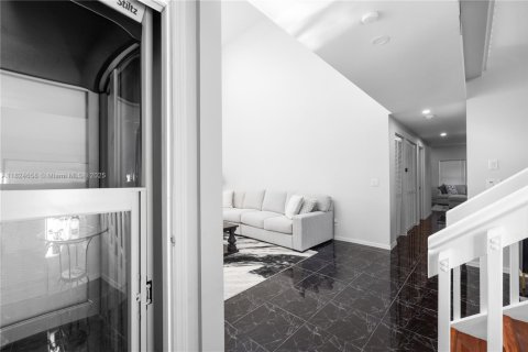 Villa ou maison à vendre à Pembroke Pines, Floride: 4 chambres, 300.35 m2 № 1939511 - photo 13