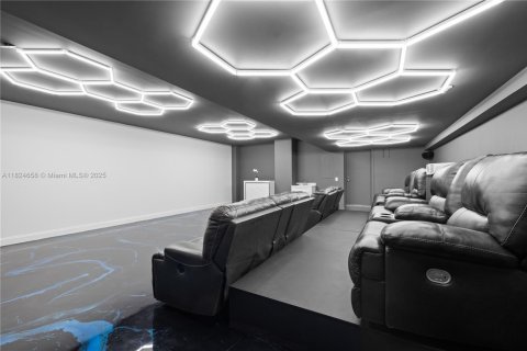 Villa ou maison à vendre à Pembroke Pines, Floride: 4 chambres, 300.35 m2 № 1939511 - photo 5