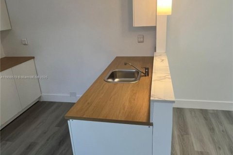 Снять в аренду квартиру в Майами, Флорида 2 спальни, 98.48м2, № 1964597 - фото 4