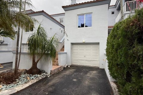 Townhouse in North Miami, Florida 1 bedroom, 139.35 sq.m. № 1996217