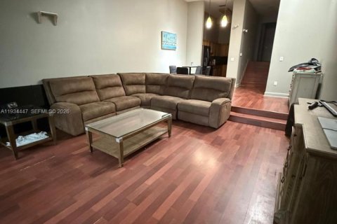 Townhouse in North Miami, Florida 1 bedroom, 139.35 sq.m. № 1996217 - photo 5