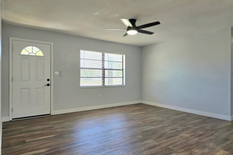 Casa en alquiler en Haines City, Florida, 4 dormitorios, 117.89 m2 № 2156500 - foto 4