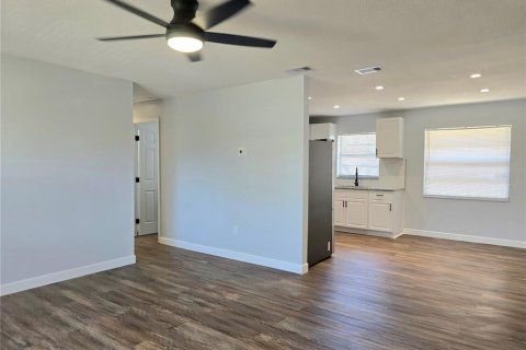 Casa en alquiler en Haines City, Florida, 4 dormitorios, 117.89 m2 № 2156500 - foto 3