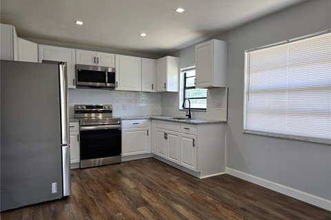 Casa en alquiler en Haines City, Florida, 4 dormitorios, 117.89 m2 № 2156500 - foto 7
