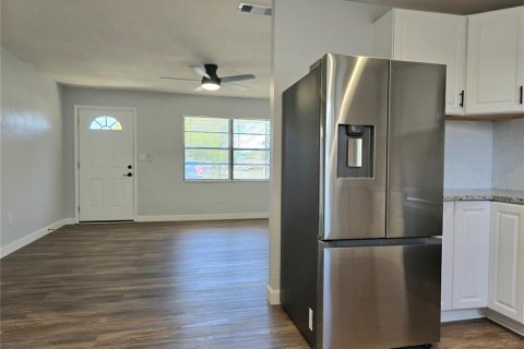 Casa en alquiler en Haines City, Florida, 4 dormitorios, 117.89 m2 № 2156500 - foto 11