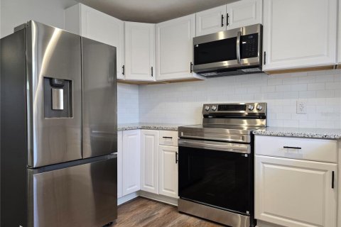 Casa en alquiler en Haines City, Florida, 4 dormitorios, 117.89 m2 № 2156500 - foto 10
