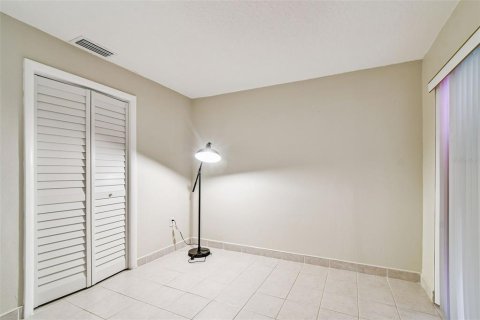 Condo in New Port Richey, Florida, 2 bedrooms  № 1855894 - photo 28