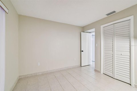 Condo in New Port Richey, Florida, 2 bedrooms  № 1855894 - photo 29