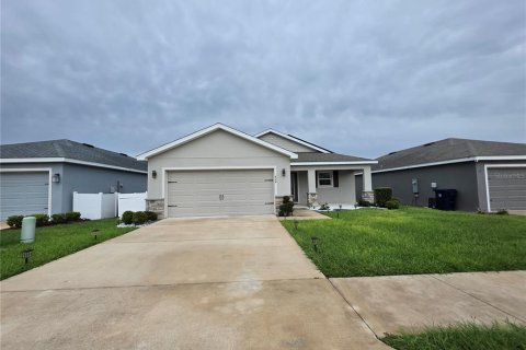 Villa ou maison à louer à Auburndale, Floride: 3 chambres, 133.31 m2 № 2283891 - photo 2