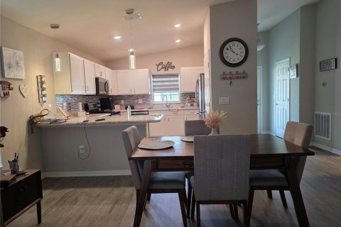 Villa ou maison à louer à Auburndale, Floride: 3 chambres, 133.31 m2 № 2283891 - photo 8