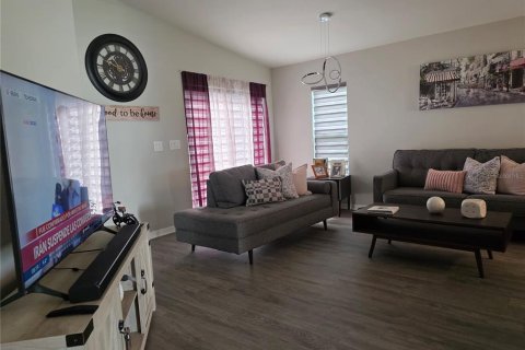 Villa ou maison à louer à Auburndale, Floride: 3 chambres, 133.31 m2 № 2283891 - photo 6