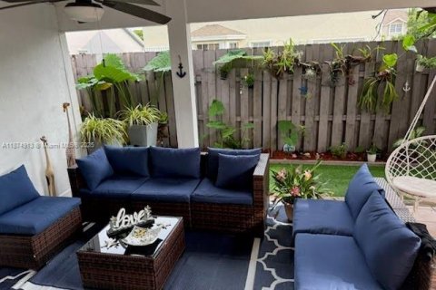 House in Cutler Bay, Florida 4 bedrooms, 131.27 sq.m. № 1927080 - photo 24