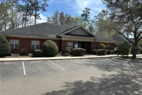 Propiedad comercial en alquiler en Gainesville, Florida, 342.25 m2 № 1575360 - foto 1
