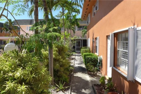 Купить кондоминиум в Холливуд, Флорида 2 спальни, 120.77м2, № 1930750 - фото 13